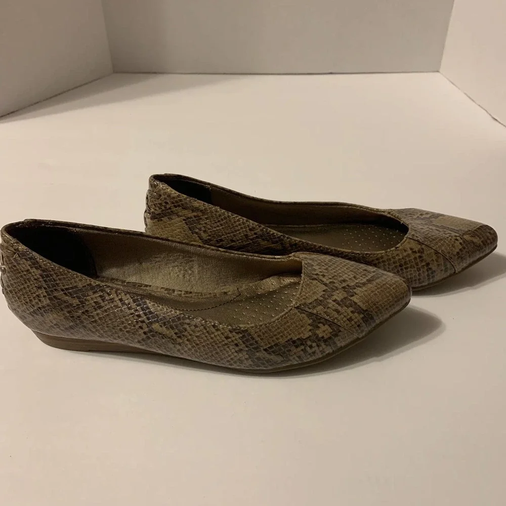 Lifestride‎ Faux Snakeskin Flats Women's Size 7.5